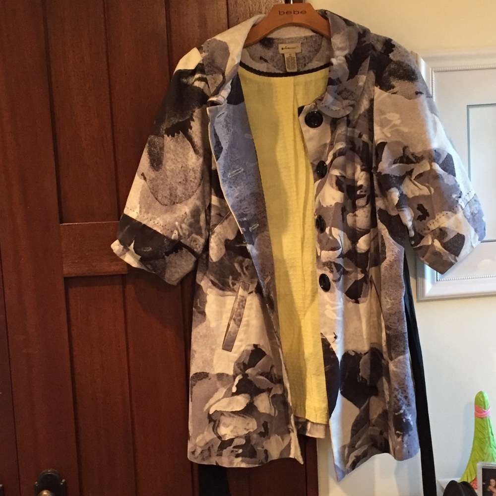 Black and white big flower print coat